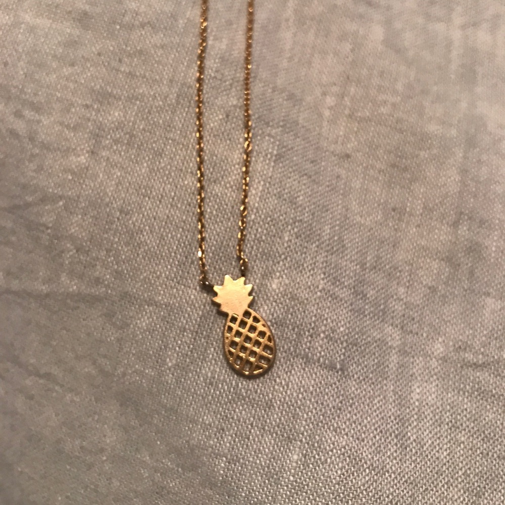Gold pineapple necklace